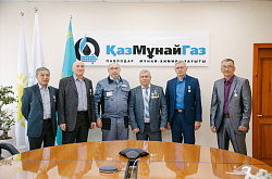 Шестерых ветеранов-нефтепереработчиков ПНХЗ наградили медалью «Еңбек ардагері»