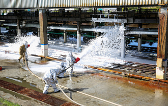 На ПНХЗ отработали тушение пожара на железнодорожной эстакаде 
