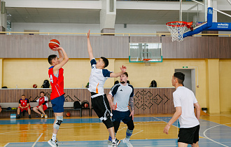 Среди спортсменов ПНХЗ прошли финальные игры по баскетболу