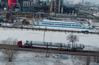 Реконструкция гидроочистки дизтоплива на ПНХЗ: новый этап — завод установил вакуумный осушитель К-304