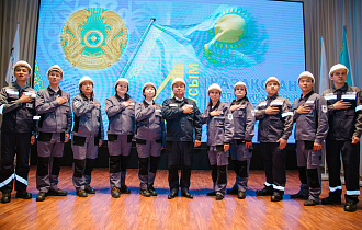 Сотрудники ПНХЗ исполнили гимн Республики Казахстан в честь Дня государственных символов