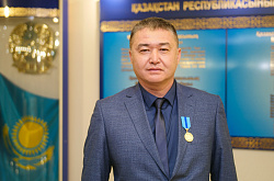 Работнику ПНХЗ вручили медаль «Ерен еңбегі үшін» 