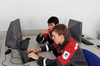 На ПНХЗ провели обучение студентов по Vibe Coding