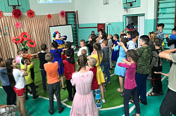 ТОО «ПНХЗ» поздравил воспитанников Песчанской школы-интерната с Международным днем защиты детей