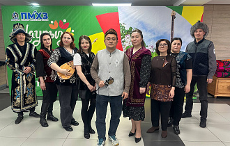 Работники ПНХЗ продолжают челлендж по популяризации казахской национальной одежды и поздравляют с наступающим праздником Наурыз 