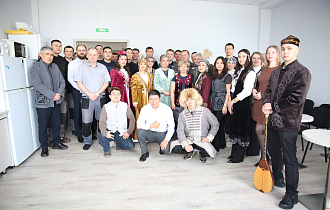  Наурыз — время вдохновения: в библиотеке завода. Декор, съемка и монтаж видео Асель Нургалиева