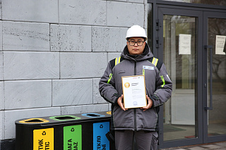  "Обозрение недели" газетінде ПМХЗ пластикалық ізді азайтқаны үшін Smart Plastic Zone алтын сертификатына ие болғаны жайында мақала